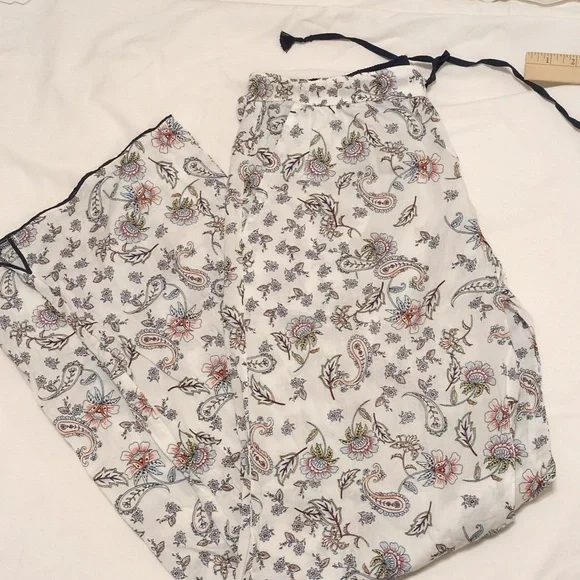 Victoria's Secret Floral Pajama Pants Set Of 3 - Picture 6 of 7